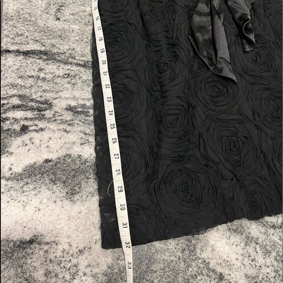 Size 12 Kathy Roberts Knee Length Formal Black Dress with Bow and Roses pattern - Picture 6 of 8